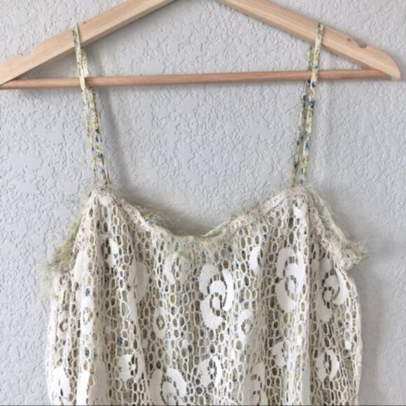 Daytrip Floral Crochet Overlay Tank Top L - Picture 4 of 7